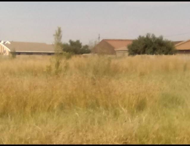 LAND FOR SALE IN BEDWORTH PARK